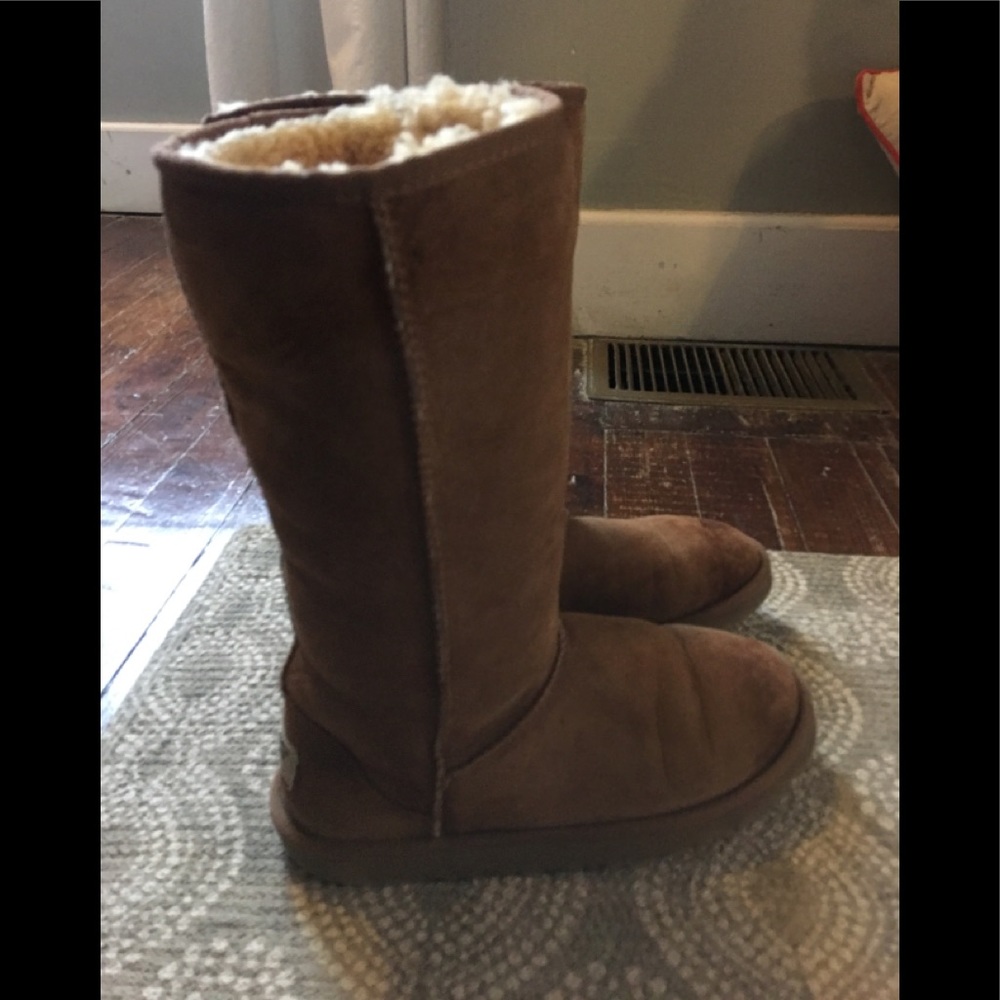 Uggs - image 1
